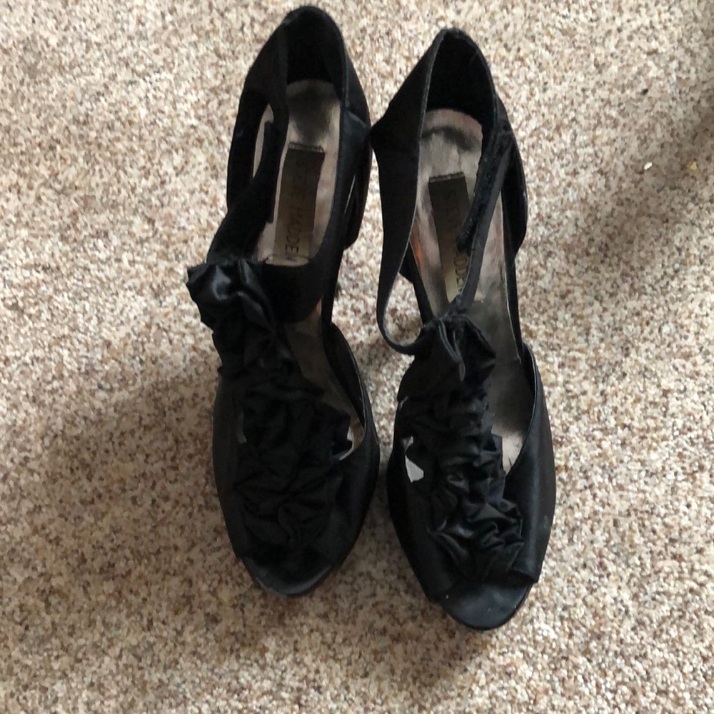 Steve Madden Black Ruffle Heels